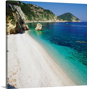 Italy, Tuscany, Elba, Acquaviva beach, view towards Capo d'Enfola image thumbnail