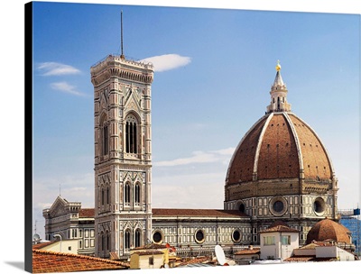 Italy, Tuscany, Florence, Duomo Santa Maria del Fiore, Dome & Giotto's bell tower view