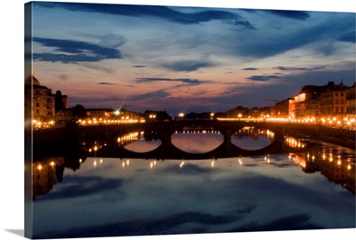 Italy, Tuscany, Florence, Sunset on Arno river from Ponte Santa Trinita'