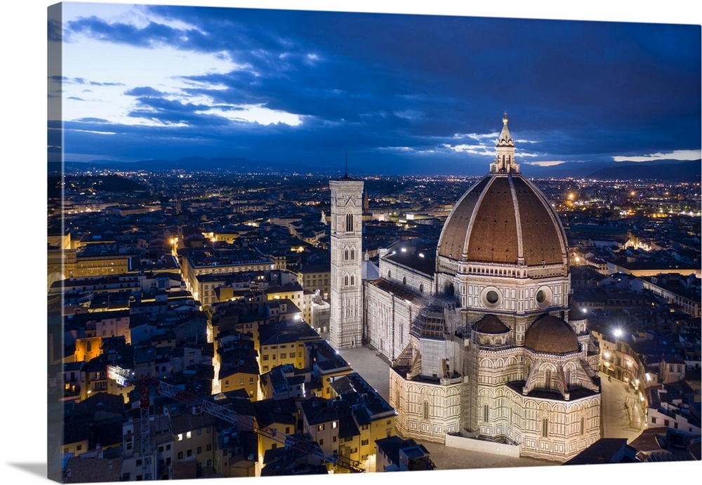 Italy, Tuscany, Firenze district, Florence, Duomo Santa Maria del Fiore, View on the cathedral of Santa Maria del Fiore wi...