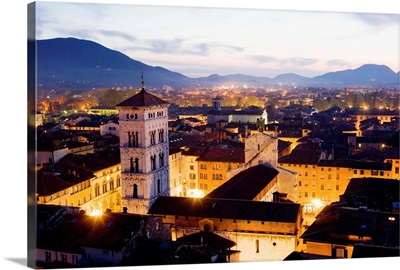 Italy, Tuscany, Lucca, The town and the Chiesa (church) di San Michele