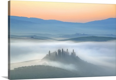 Italy, Tuscany, Orcia Valley, San Quirico d'Orcia, Podere Belvedere At Sunrise