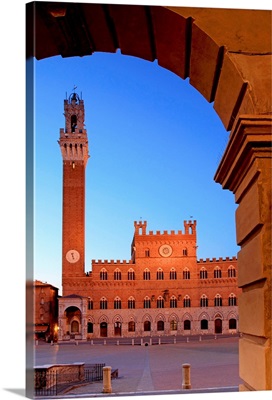 Italy, Tuscany, Siena, Piazza del Campo, Palazzo Comunale and Torre del Mangia