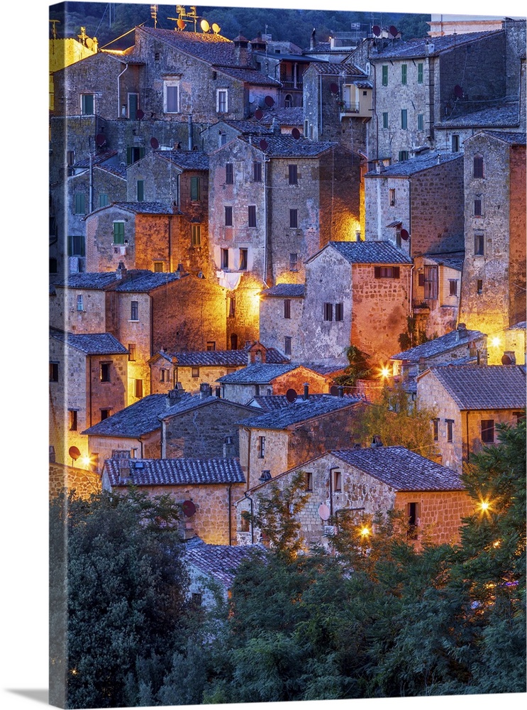 Italy, Tuscany, Grosseto district, Maremma, Sorano, View of the historic center of the village perched on a rocky outcrop ...