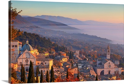 Italy, Umbria, Perugia district, Assisi, Santa Chiara Basilica at sunset