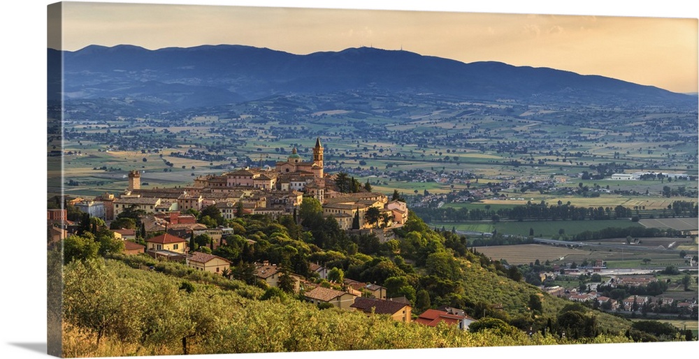 Italy, Umbria, Perugia district, Trevi.