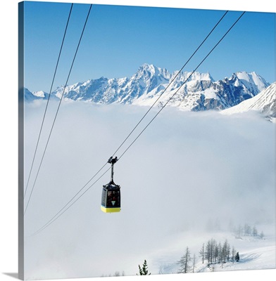 Italy, Valle d'Aosta, Les Suches cable car, tramway, Grandes Jorasses, mountain