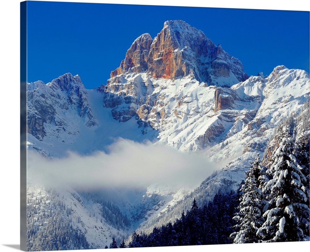 Italy, Veneto, Dolomites, Alps, Natural Park of the Ampezzo Dolomites, Cadore, Cortina d'Ampezzo, Croda Rossa, view from C...