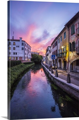 Italy, Veneto, Mediterranean area, Treviso district, Treviso, Buranelli canal at sunset