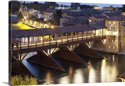 Italy, Veneto, The famous wood bridge on Brenta river