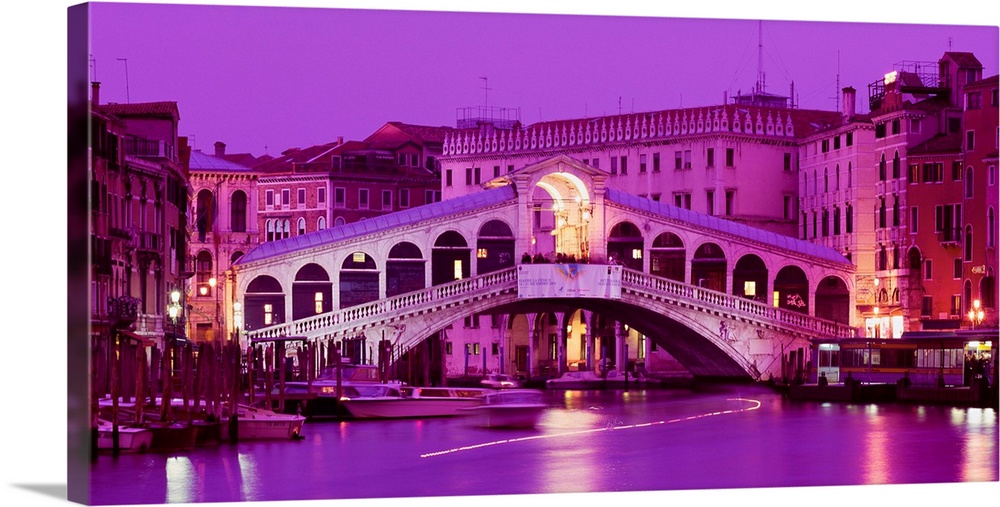 Italy, Veneto, Venice, Ponte di Rialto and Canal Grande