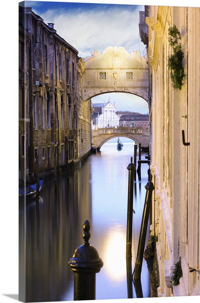 Italy, Veneto, Venezia district, Venice, Bridge of Sighs.