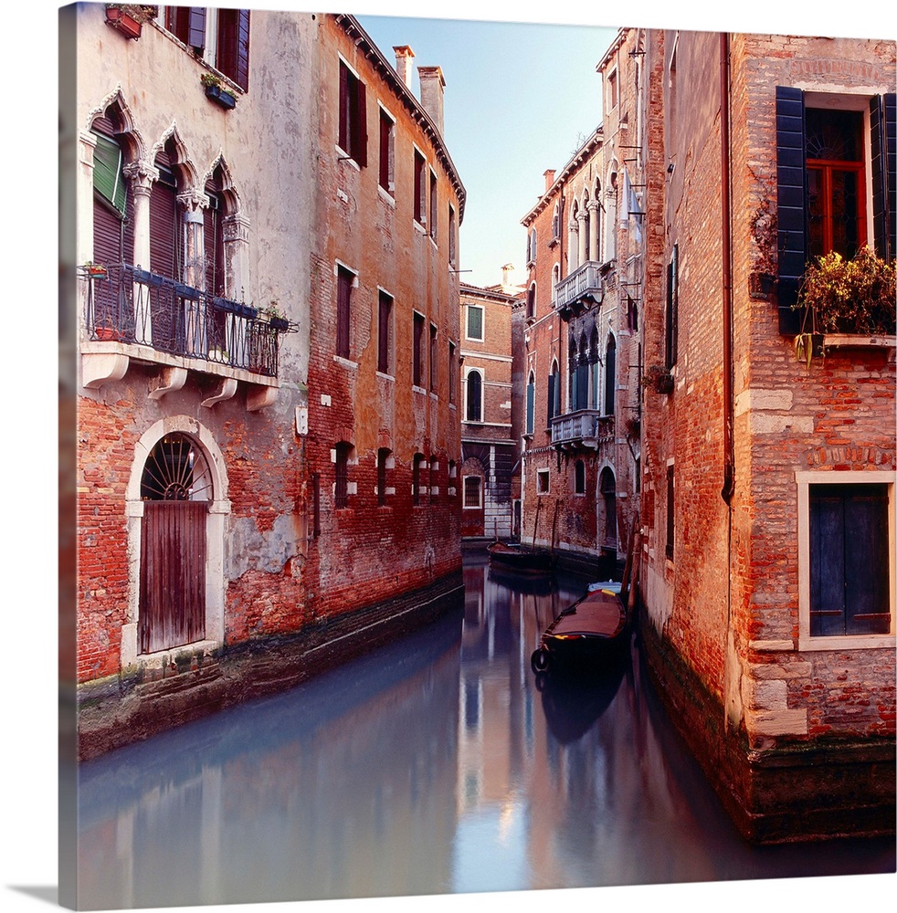 Italy, Italia, Veneto, Venetian Lagoon, Venice, Venezia, Canal near Santa Maria dei Miracoli church