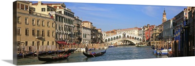 Italy, Venice, Canal Grande and Ponte di Rialto