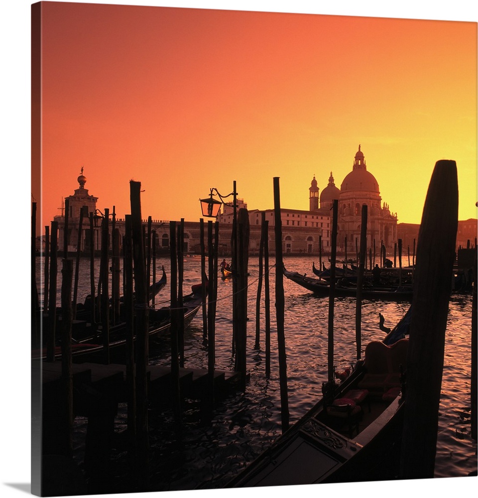 Italy, Venice, Canal Grande at sunset and the Church of Santa Maria della Salute