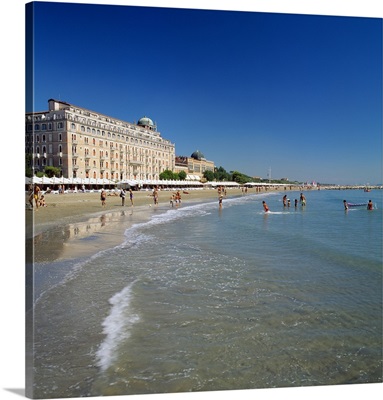 Italy, Venice, Lido, Lido di Venezia, Grand Hotel Excelsior, beach