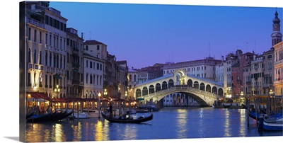 Italy, Venice, Rialto Bridge, Bridge across the Grand Canal