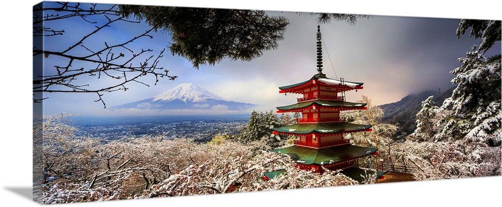 Japan, Chubu, Fuji-Hakone-Izu National Park, Mount Fuji and Chureito Pagoda, Arakura Sengen Shrine during cherry blossom (...