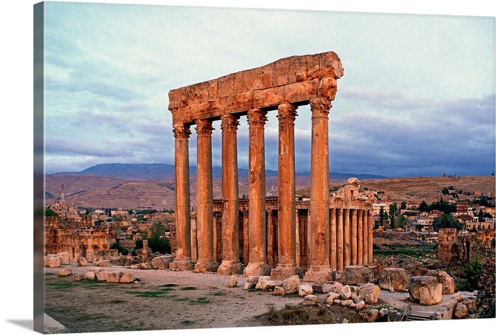 Lebanon, Al-Biqa`, Ba`labakk, Jove Temple, the six columns (UNESCO World Heritage)