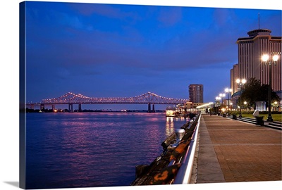 Louisiana, New Orleans, riverwalk at night