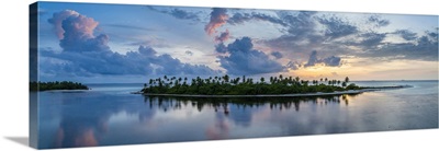 Maldives, Sunset, The Deserted Island Between Dhiyadhoo And Maarehaa, Hadhunmathee Atoll
