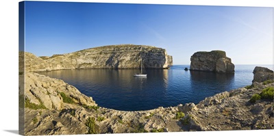 Malta, Ghawdex, Gozo, Dwejra, Mediterranean sea, View near the Fungus Rock