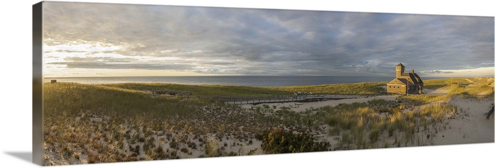 USA, Massachusetts, New England, Cape Cod, Provincetown, Race Point beach near Coast Guard Station.
