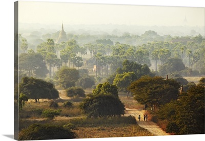 Myanmar, Mandalay, Bagan, Bagan plains and Buddhist temples