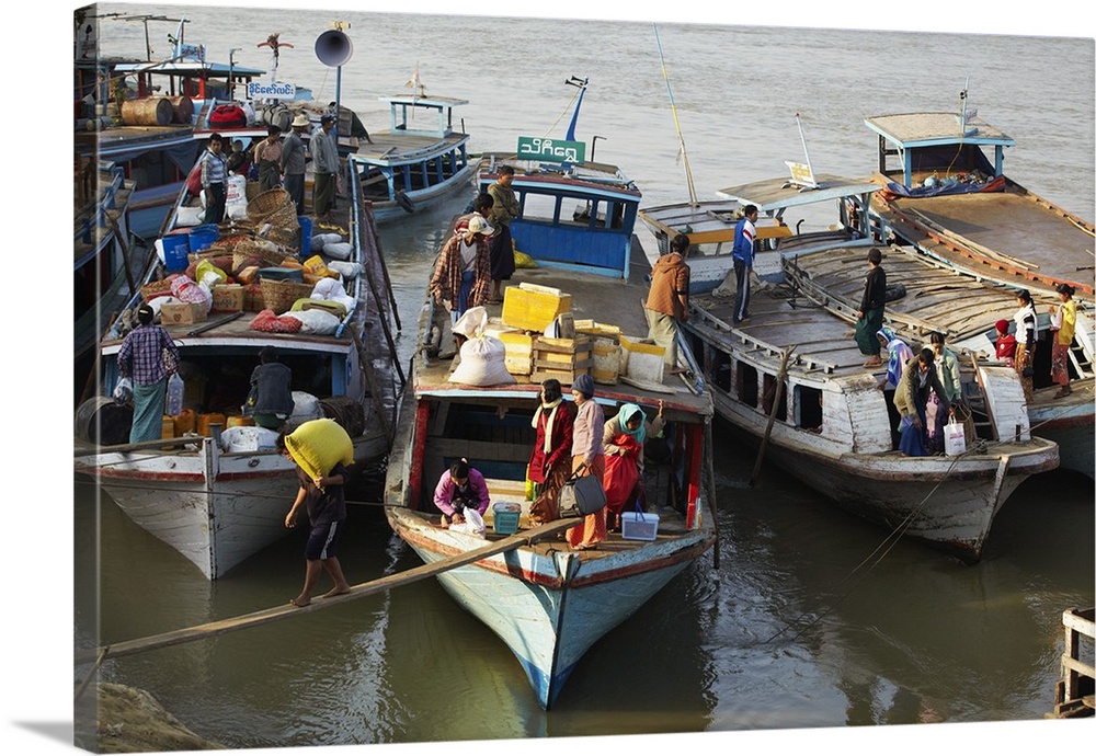 Myanmar, Mandalay, Cargo boats on the Ayeyarwady River