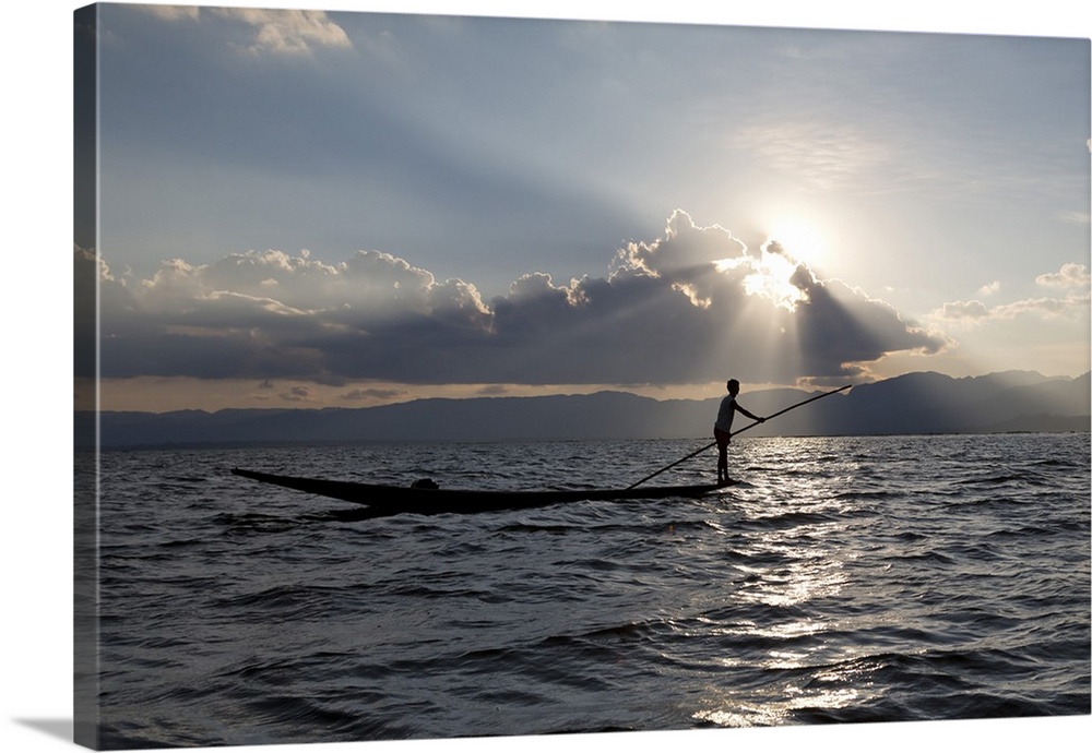 Myanmar, Shan, Nyaungshwe, Fisherman on Lake Inle.