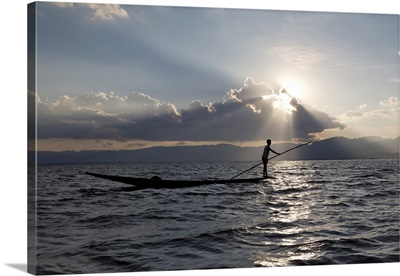 Myanmar, Shan, Nyaungshwe, Fisherman on Lake Inle