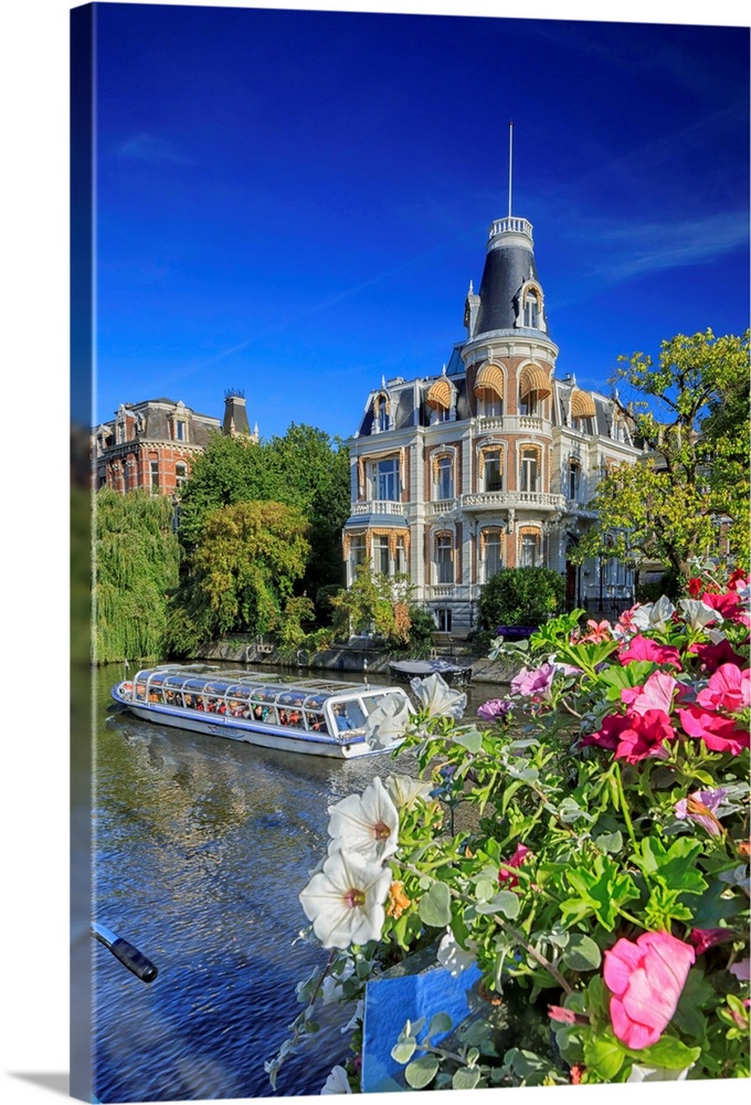 Netherlands, North Holland, Benelux, Amsterdam, Cruise on the Singelgracht Canal.
