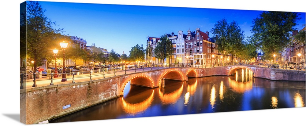 Netherlands, North Holland, Benelux, Amsterdam, Keizersgracht and Leidesegracht bridge and canals.