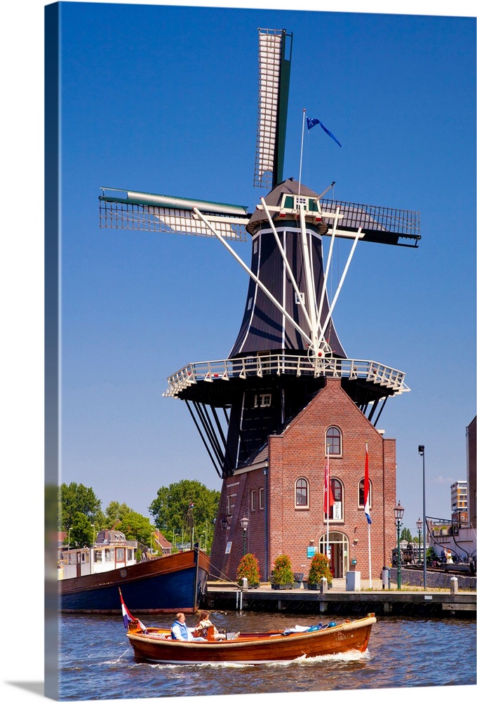 Netherlands, North Holland, Benelux, Haarlem, De Adriaan windmill.