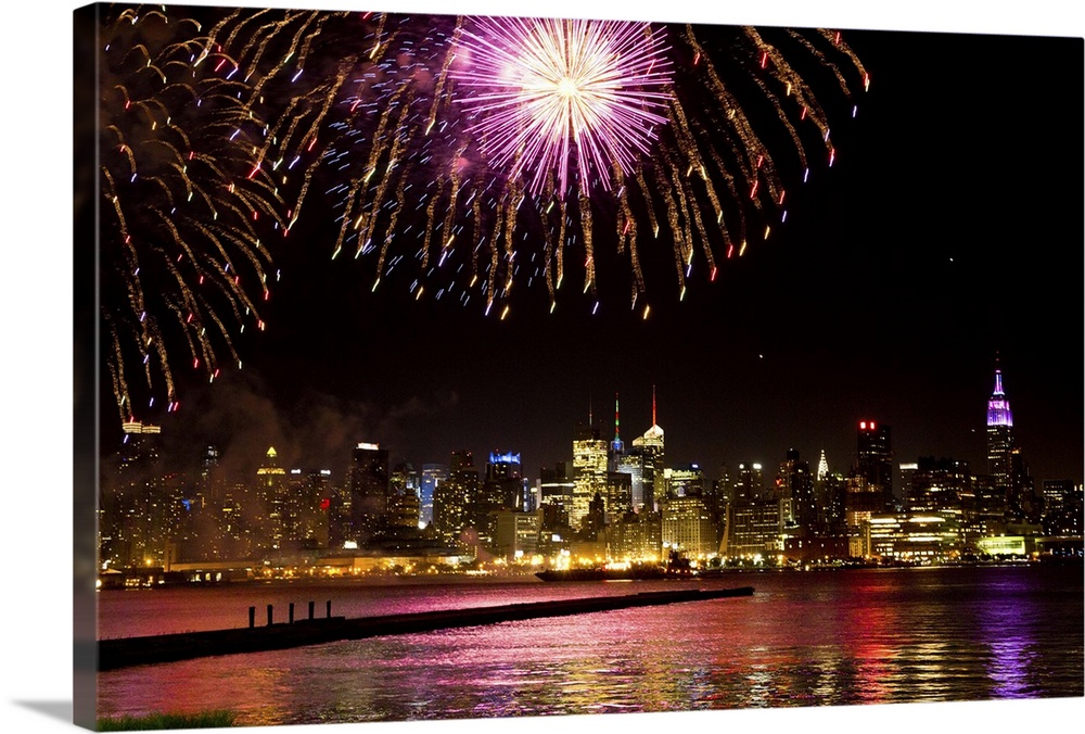 USA, New Jersey, Hudson River, Fourth of July, Fireworks, Hoboken, Macy's Fourth of July Fireworks, view from Hoboken on H...