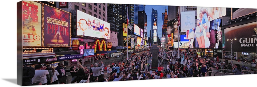 USA, New York City, Manhattan, Broadway, Times Square.