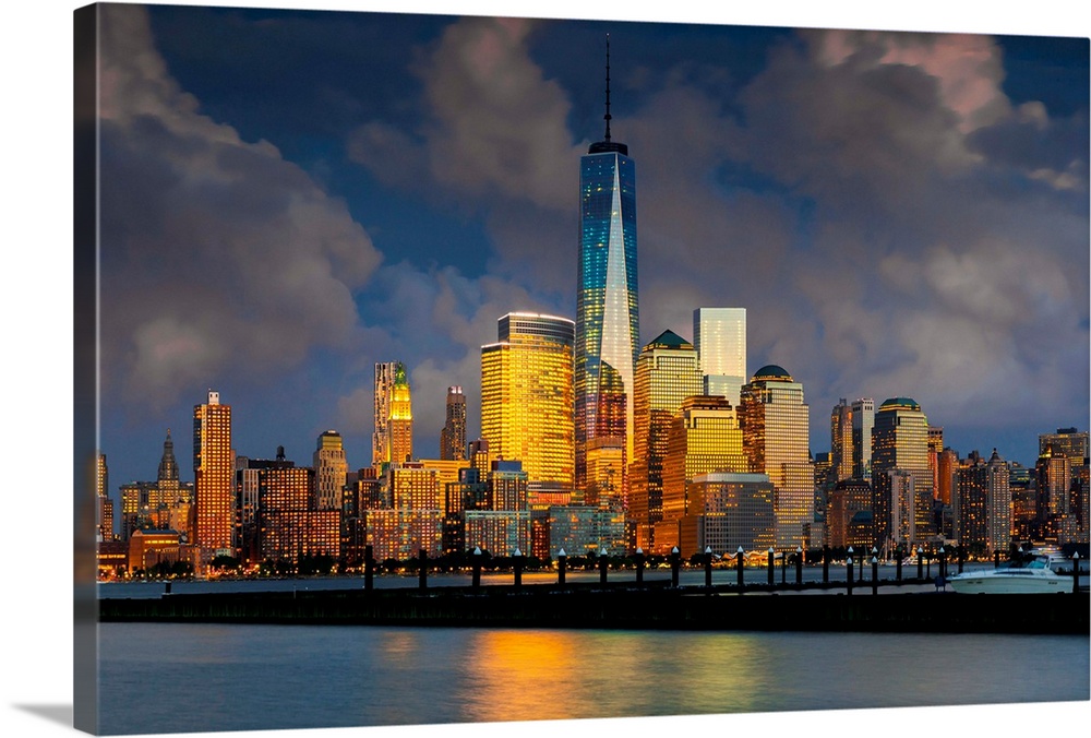 USA, New York City, Hudson, Manhattan, Lower Manhattan, One World Trade Center, Freedom Tower, Skyline from New Jersey.