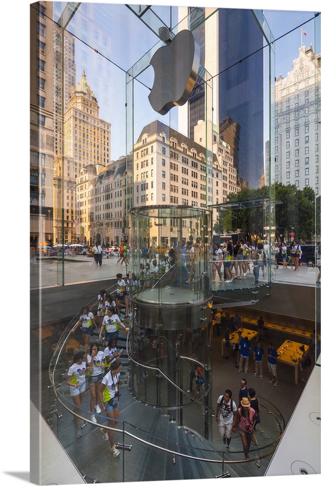 New York City, Manhattan, Apple Store on 59 Street and Fifth Avenue.