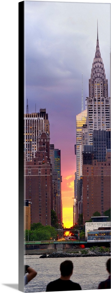 USA, New York City, Manhattan, Midtown, Chrysler Building, Manhattanhenge, sunset on the 42nd street, also called Manhatta...