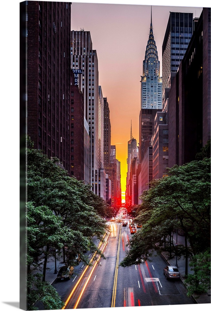 New York, New York City, Manhattan, Chrysler Building, Manhattanhenge, 42a street.