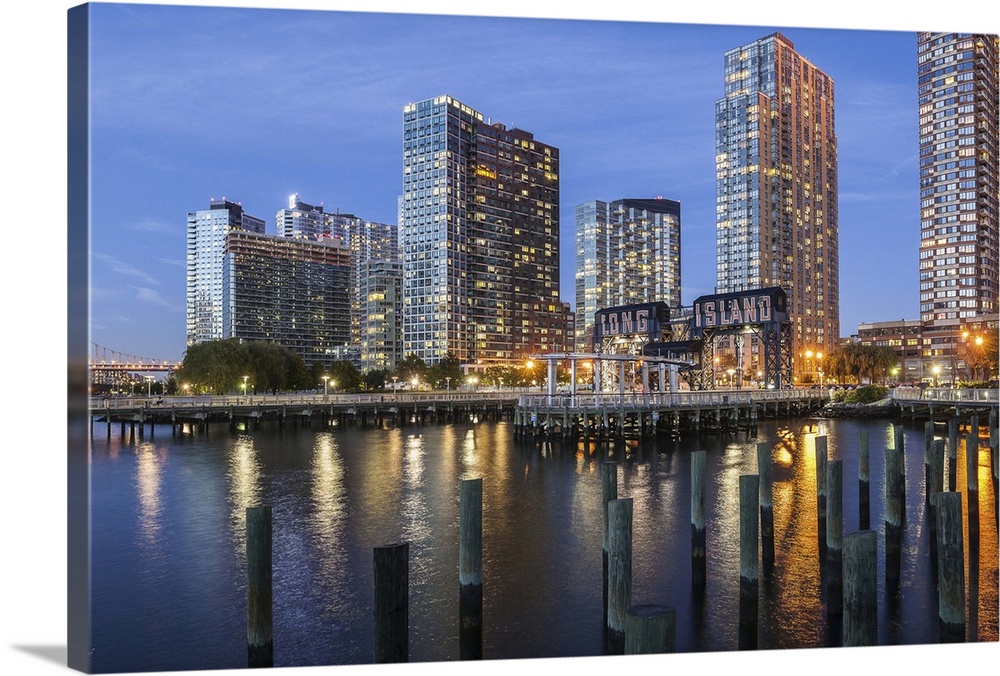 USA, New York City, Queens, Long Island City, Waterfront at night.