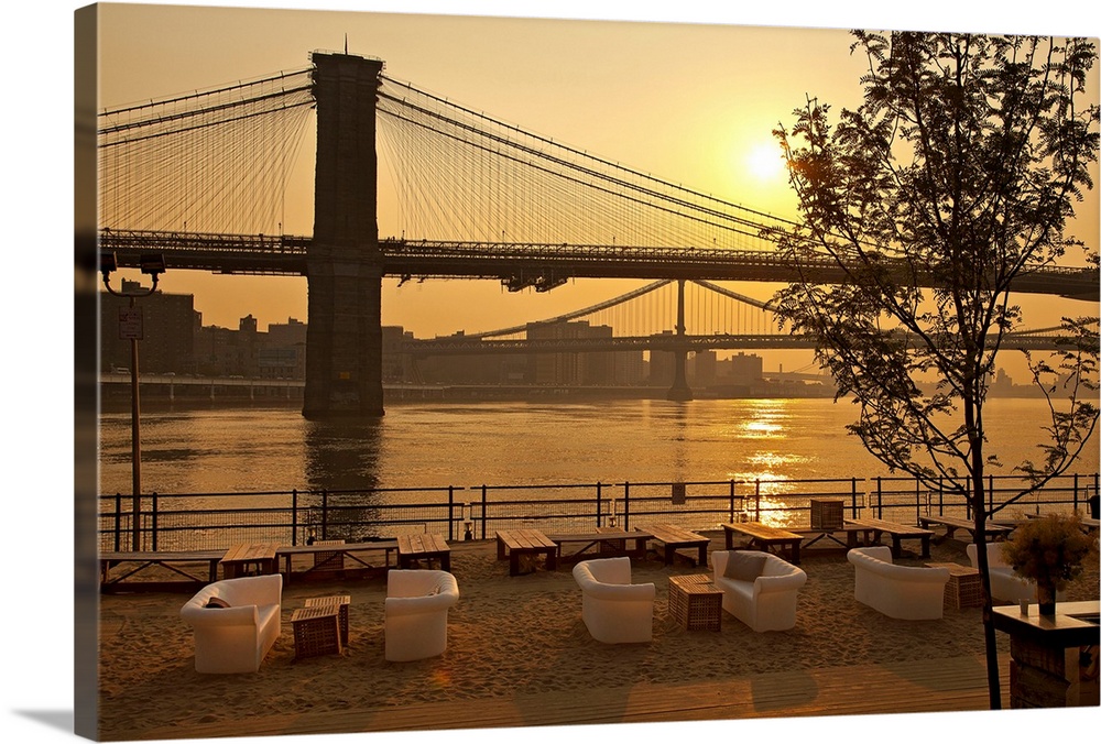 New York City, South Street Seaport, outdoor restaurant facing Brooklyn bridge