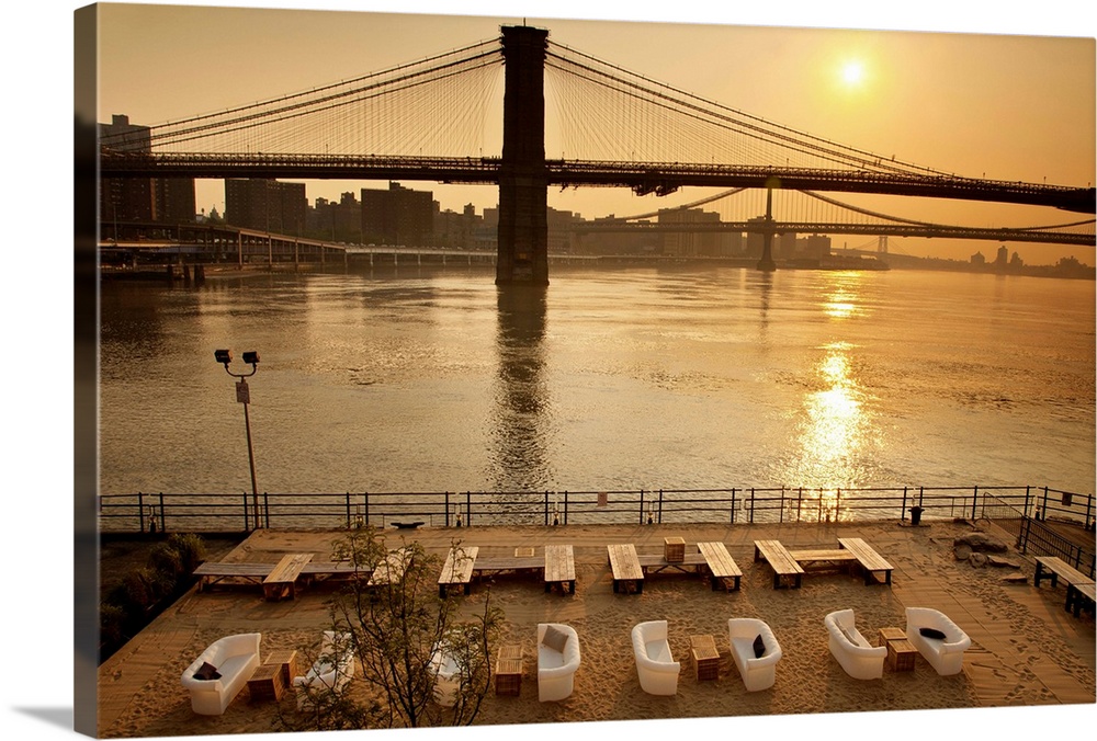 New York City, South Street Seaport, outdoor restaurant facing Brooklyn bridge