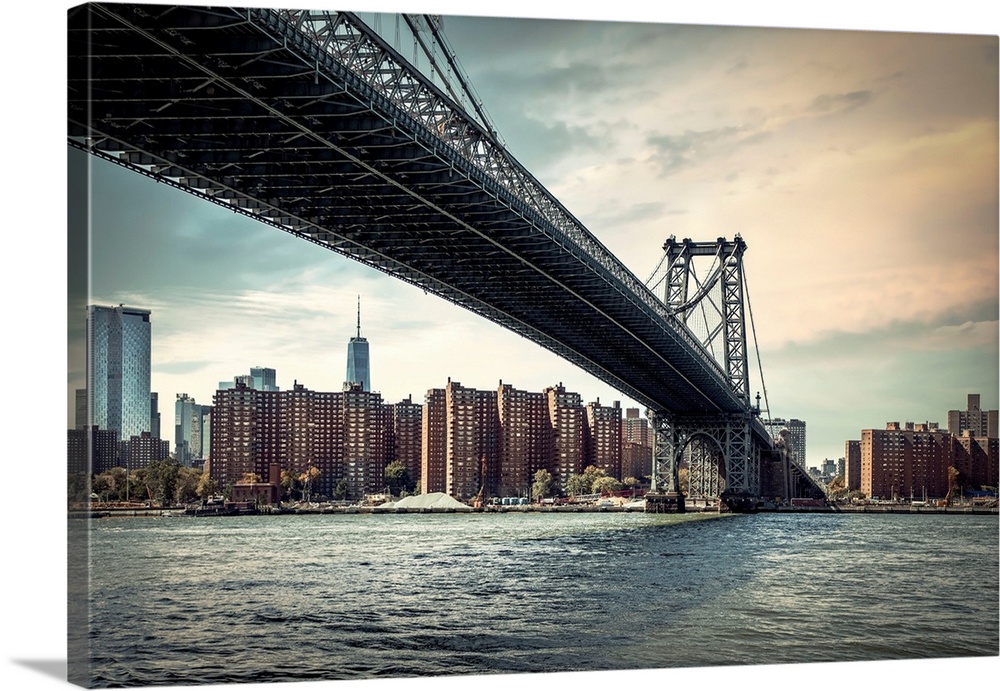 New York City, Williamsburg Bridge and Lower Manhattan Skyline.