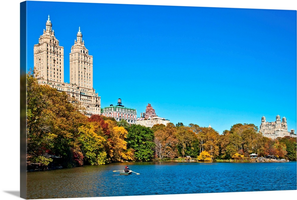 New York, NYC, Central Park, Central Park West seen across Jackie Kennedy Reservoir