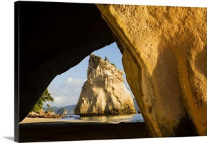 New Zealand, North Island, Coromandel Peninsula, Cathedral Cove near Hahei image thumbnail