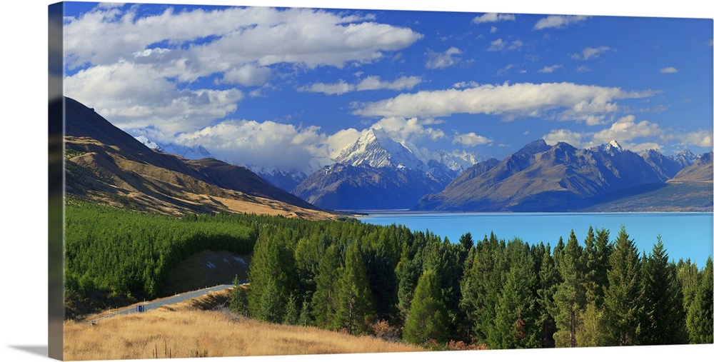 New Zealand, South Island, Canterbury, Panoramic view of Pukaki lake & Mt. Cook