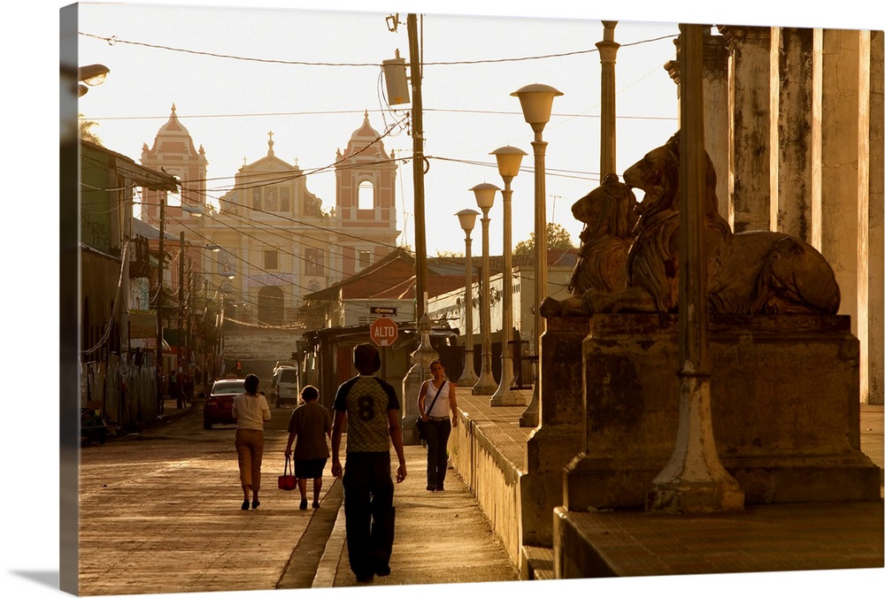 Nicaragua, Leon, lions beside of the cathedral and Calvario church in the background