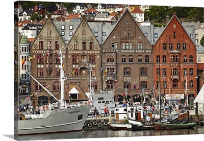 Norway, Hordaland, Bergen, Fjordsteam historic boat festival, Bryggen