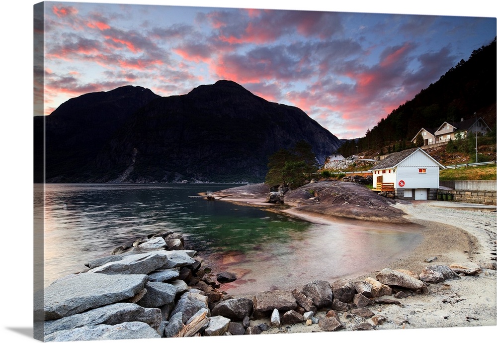 Norway, Hordaland, Eidfjord, Scandinavia, Sunset over the famous fjord.